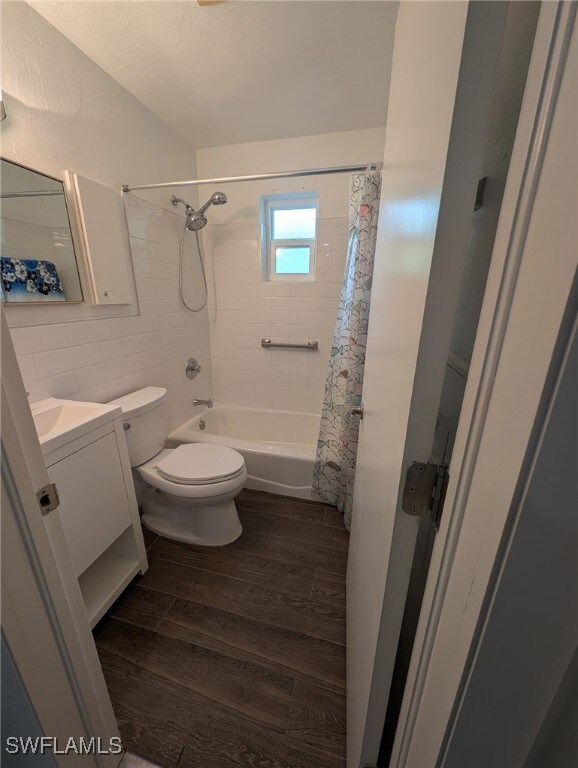 2906 Hawthorne Ct, Naples, FL 34104 - photo 9