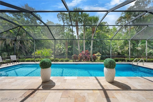 2026 Merlin Ct, Naples, FL 34105 - swimming pool with a patio area