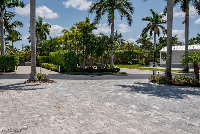 13613 Snapper Ln, Naples, FL 34114