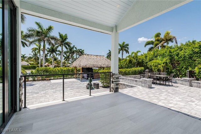 13613 Snapper Ln, Naples, FL 34114