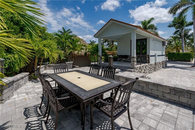 13613 Snapper Ln, Naples, FL 34114