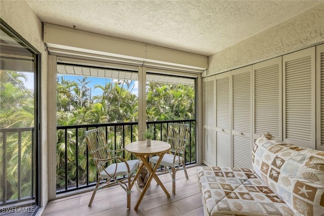 8336 Charter Club Cir Unit 10, Fort Myers, FL 33919 - view of sunroom / solarium
