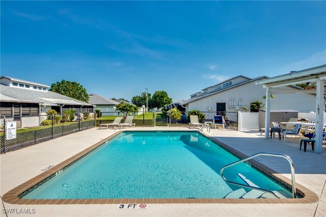 3914 SW 8th Ct Unit 103, Cape Coral, FL 33914 - community pool with a patio
