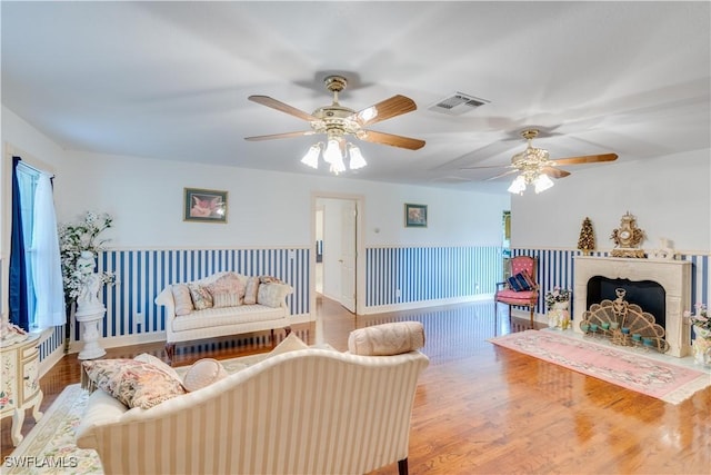 1291 S Swinging Trl, Labelle, FL 33935 - living area with wood finished floors and a ceiling fan