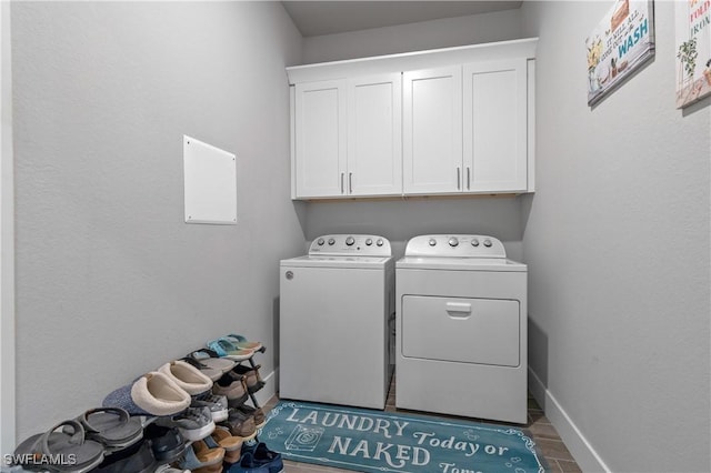 1806 SW 17th St, Cape Coral, FL 33991 - laundry room with independent washer and dryer, cabinet space, and baseboards