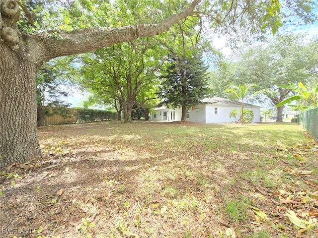 687 Grove Dr, Naples, FL 34120 - view of yard