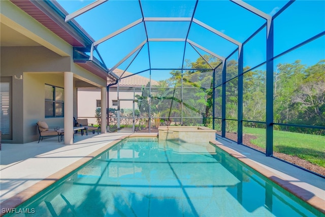 8336 Adelio Ln, Fort Myers, FL 33912 - outdoor pool featuring an in-ground hot tub, a patio area, and glass enclosure
