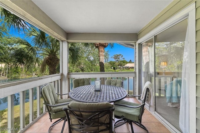 664 Wiggins Bay Dr, Naples, FL 34110 - view of sunroom / solarium
