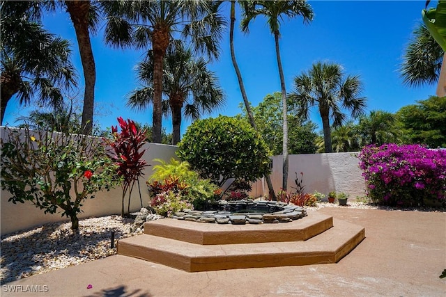 2116 Paget Cir Unit 1, Naples, FL 34112 - view of patio with a fenced backyard