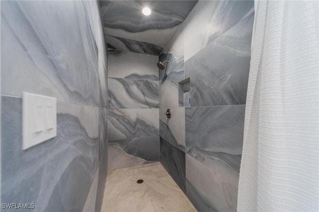 1300 Hilltop Dr, Naples, FL 34103 - bathroom with a tile shower