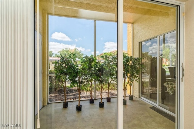 6461 Aragon Way Unit 102, Fort Myers, FL 33966 - entryway featuring concrete flooring