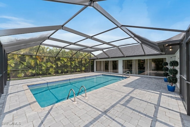 2124 SE 10th Ln, Cape Coral, FL 33990 - swimming pool with a patio