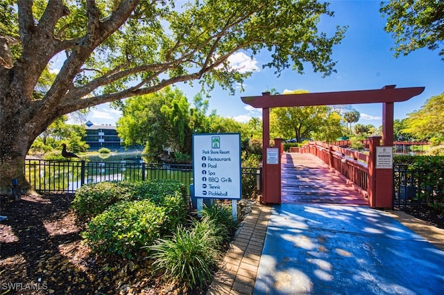 600 Neapolitan Way Unit 153, Naples, FL 34103 - surrounding community