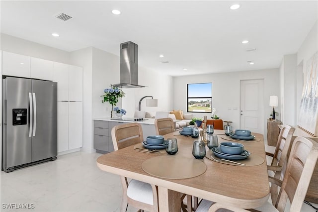 9018 W Castle Cir, Labelle, FL 33935 - dining room featuring recessed lighting