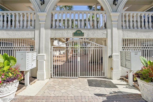 980 7th Ave S Unit 104, Naples, FL 34102 - gate with fence