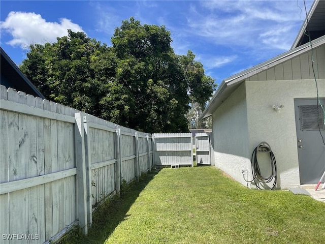 17133 Phlox Dr, Fort Myers, FL 33967 - view of yard