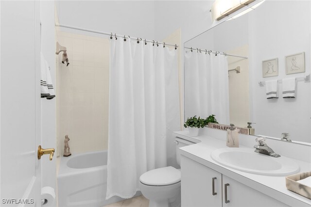 154 Newport Dr Unit 1307, Naples, FL 34114 - full bath with toilet, vanity, and shower / tub combo with curtain