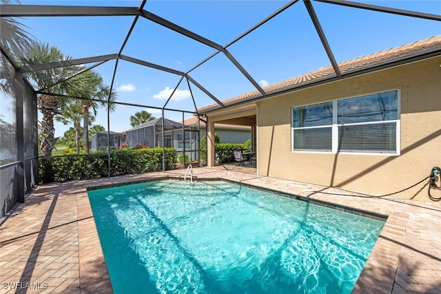 10450 Materita Dr, Fort Myers, FL 33913 - outdoor pool with a patio area and a lanai