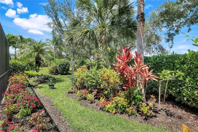 9578 Coquina Cir, Naples, FL 34120 - view of green lawn