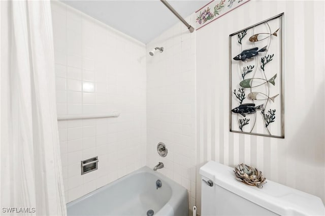 1977 Gulf Shore Blvd N Unit 302, Naples, FL 34102 - full bath featuring shower / bath combo with shower curtain and toilet