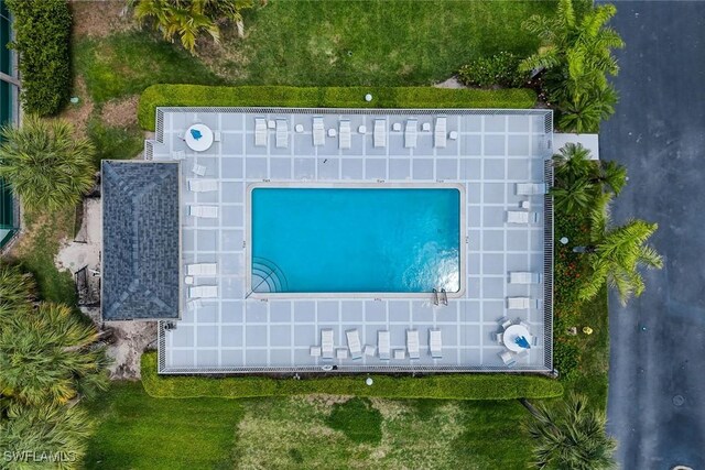 1340 Charleston Square Dr Unit 101, Naples, FL 34110 - aerial view of a pool