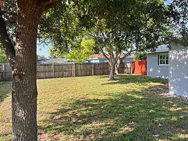 521 Pennview Ave, Lehigh Acres, FL 33936 - view of yard