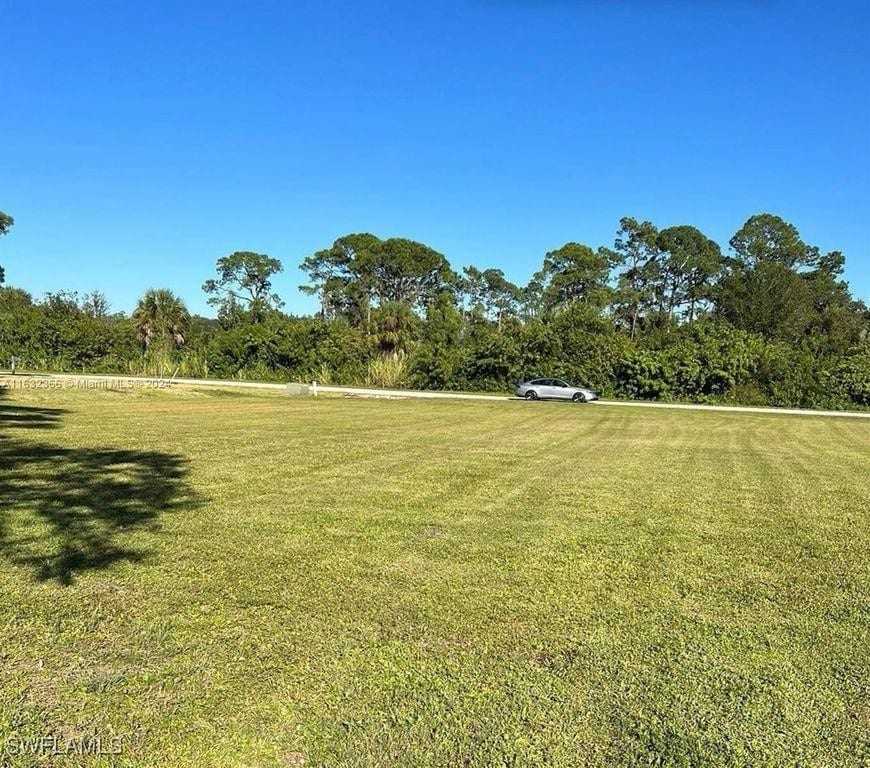 17060 Serengeti Cir, Alva, FL 33920