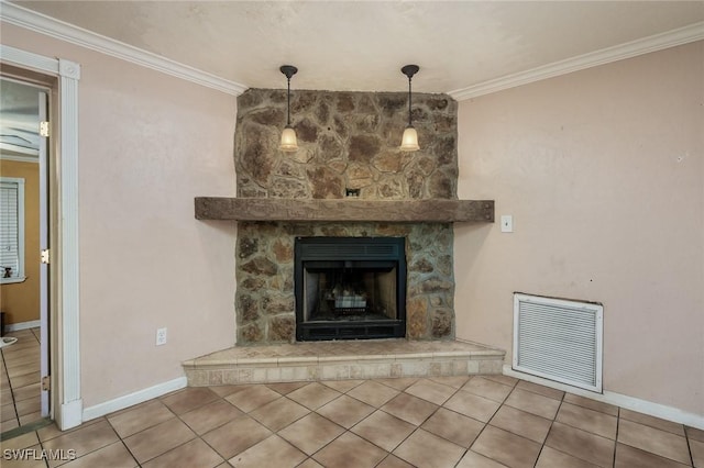 7384 Coon Rd, North Fort Myers, FL 33917 - detailed view of ornamental molding and baseboards