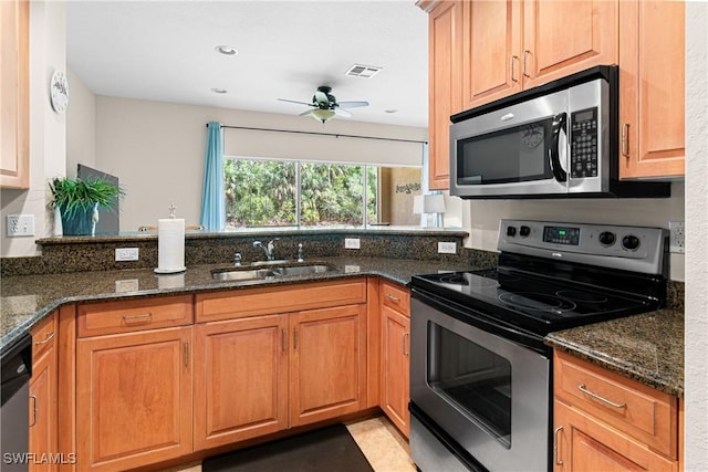 1373 Weeping Willow Ct, Cape Coral, FL 33909 - photo 12