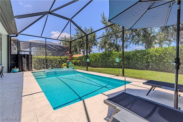 10138 Palazzo Dr, Naples, FL 34119 - view of pool featuring a patio, a pool with connected hot tub, and glass enclosure