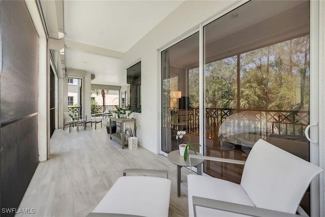 2839 Tiburon Blvd E Unit 102, Naples, FL 34109 - view of sunroom / solarium