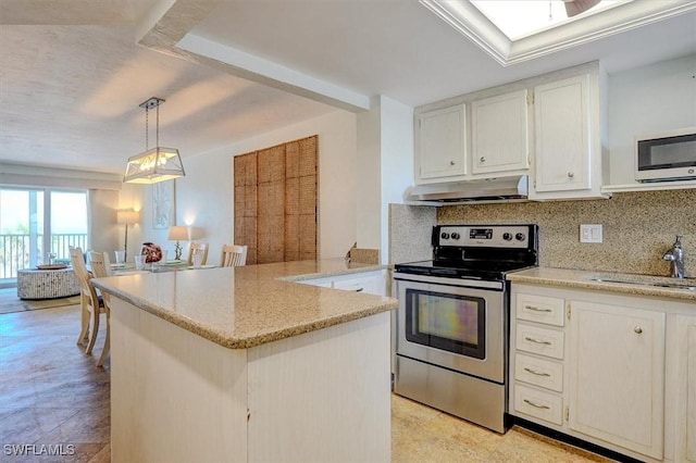 5000 Estero Blvd Unit 202, Fort Myers Beach, FL 33931 - kitchen featuring stainless steel electric range, under cabinet range hood, a sink, a peninsula, and decorative backsplash