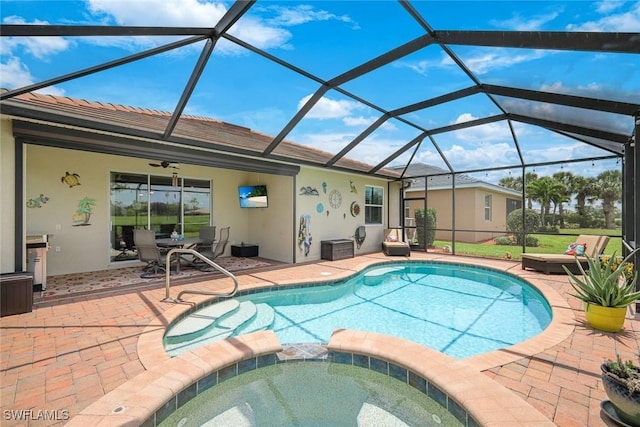 3147 Walnut Grove Ln, Alva, FL 33920 - view of pool featuring a patio area, a pool with connected hot tub, and ceiling fan