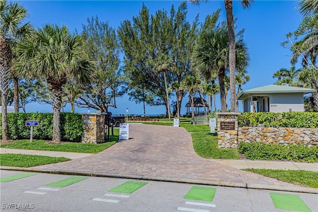 2100 Gulf Shore Blvd N Unit 118, Naples, FL 34102 - view of community featuring uncovered parking