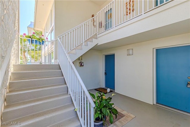 2100 Gulf Shore Blvd N Unit 118, Naples, FL 34102 - view of stairs