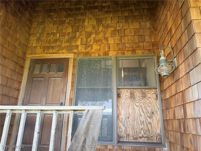310 Pieces Of Eight, Captiva, FL 33924 - view of doorway to property