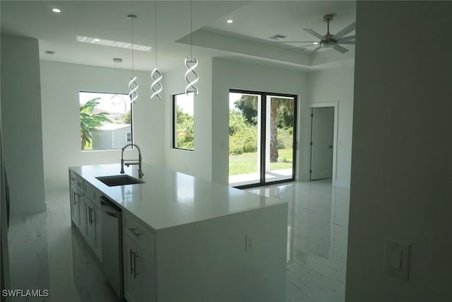 826 Alido Ave, Lehigh Acres, FL 33971 - kitchen featuring a sink, dishwasher, a kitchen island with sink, recessed lighting, and decorative light fixtures