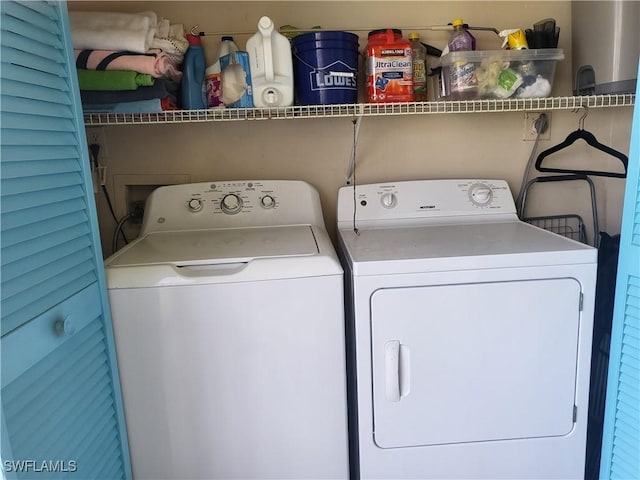 11460 Caravel Cir Unit 5016, Fort Myers, FL 33908 - laundry room with washer and dryer