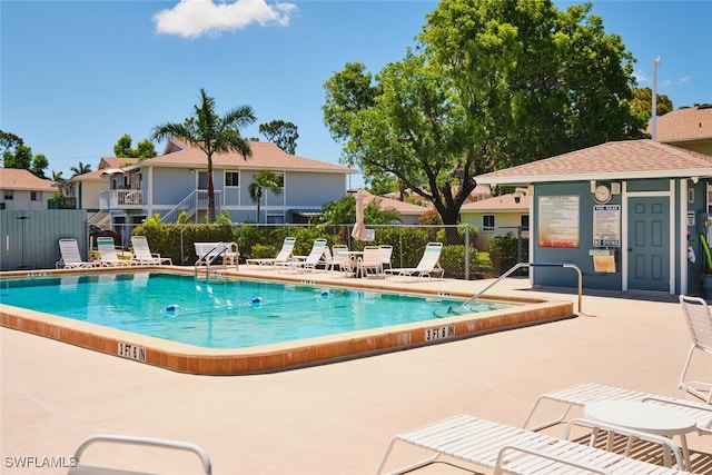 3350 Alouette Cir Unit 1, Fort Myers, FL 33907 - community pool with a patio area