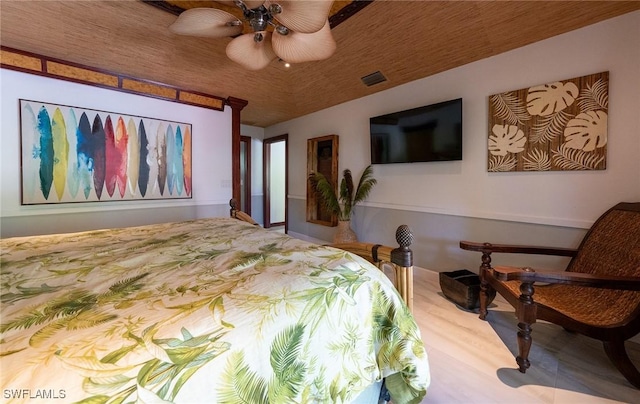 2535 River Reach Dr, Naples, FL 34104 - bedroom featuring a ceiling fan