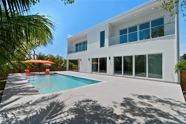 1135 Bluebird Ave, Marco Island, FL 34145 - view of swimming pool with a patio area