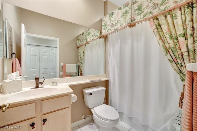 8560 Danbury Blvd Unit 202, Naples, FL 34120 - full bath featuring toilet, tile patterned floors, shower / bath combo with shower curtain, and vanity