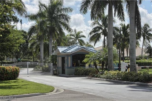 14121 Brant Point Cir Unit 1403, Fort Myers, FL 33919 - surrounding community featuring a gate and driveway