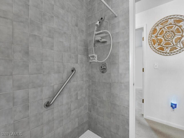 333 SE 33rd Ter, Cape Coral, FL 33904 - full bath with tiled shower and baseboards