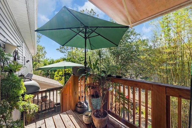 434 Leawood Cir, Naples, FL 34104 - view of wooden deck