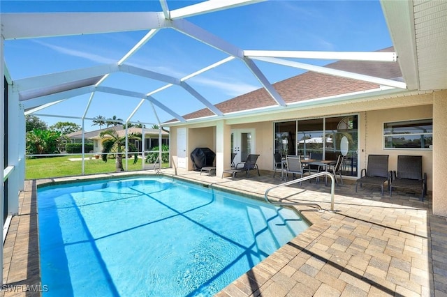 3317 SW 5th Pl, Cape Coral, FL 33914 - swimming pool featuring a patio area and a lanai