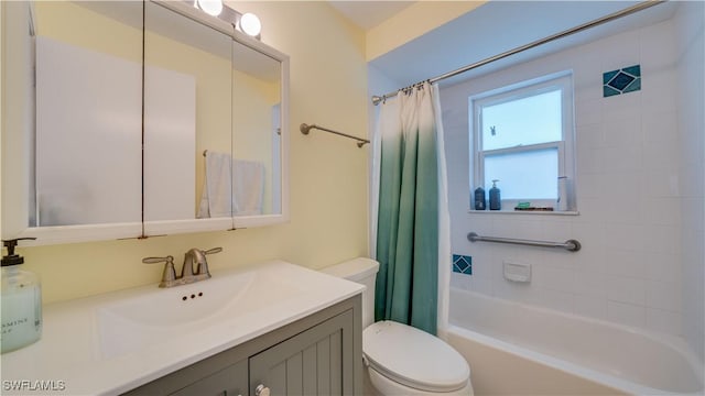 1682 S Flossmoor Rd, Fort Myers, FL 33919 - bathroom with toilet, vanity, and shower / tub combo with curtain