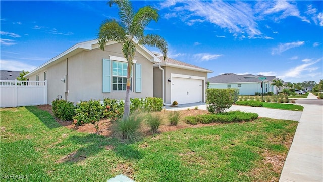 17811 Palmetto Pass Ln, Punta Gorda, FL 33982 - single story home featuring stucco siding, driveway, and a garage