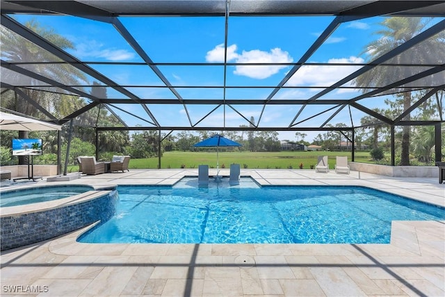 4701 Oak Leaf Dr, Naples, FL 34119 - view of swimming pool with a patio, a pool with connected hot tub, and a lanai