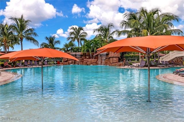 9731 Acqua Ct Unit 537, Naples, FL 34113 - view of community pool
